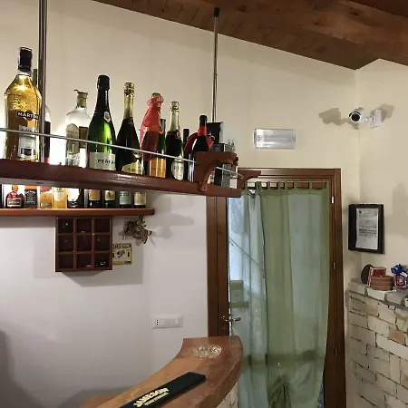 Lo Scacciapensieri Country house *
